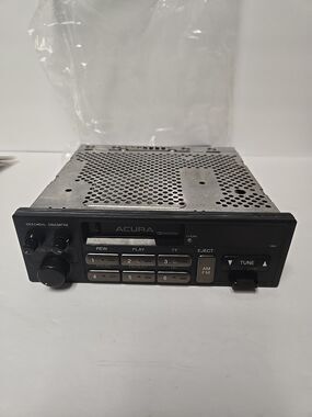 1989 -93 ACURA Audio Equipment Radio Am-fm-cassette   39100-SK7-A110-M1